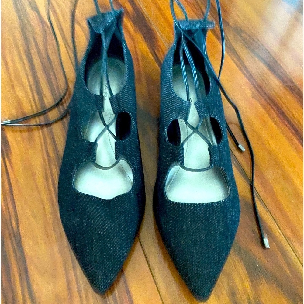 NWOT Tahari Denim Lace Up Flats